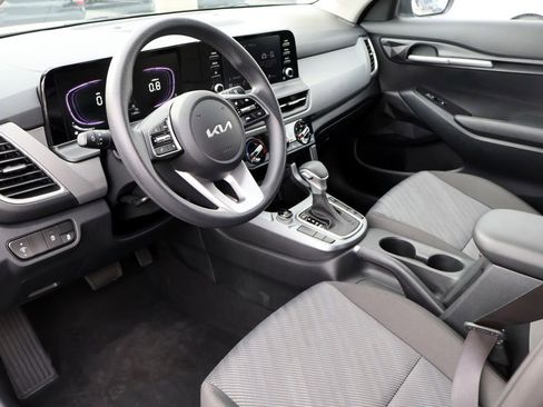 Used 2026 Kia Seltos LX AWD/4WD image 3