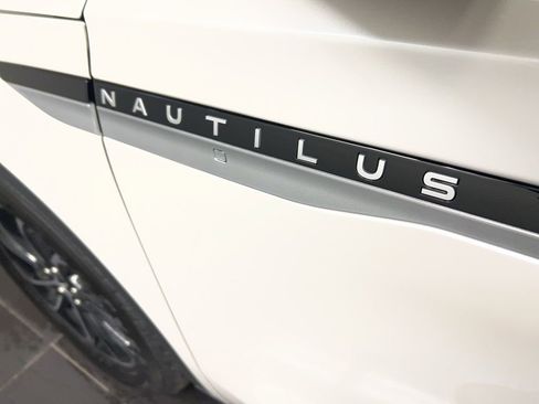 New 2026 Lincoln Nautilus Premier image 40