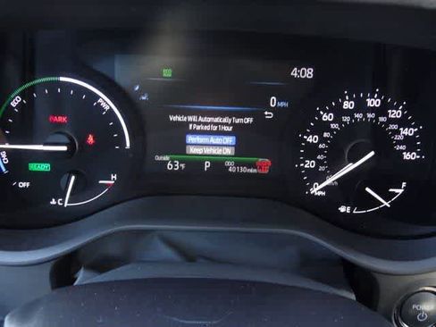 Used 2025 Toyota Sienna XLE image 25