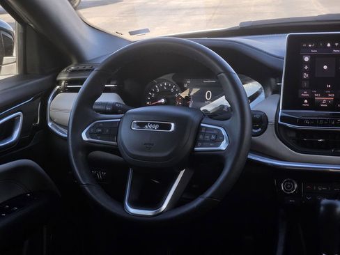 Used 2024 Jeep Compass Limited image 13