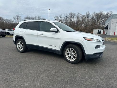 Used 2015 Jeep Cherokee Latitude image 3