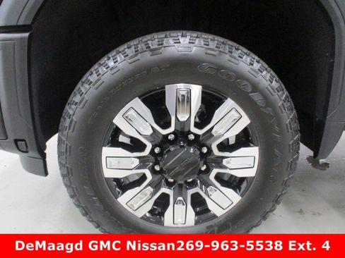 New 2025 GMC Sierra 2500 Denali w/ Technology Package image 14