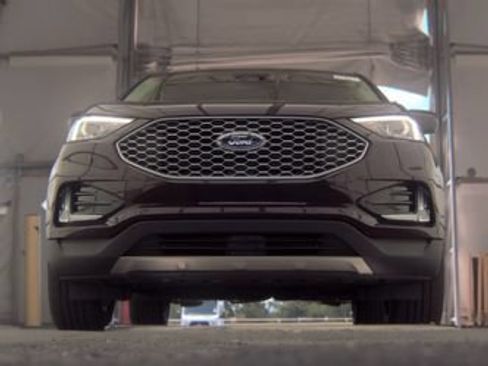 Used 2023 Ford Edge SEL w/ Convenience Package AWD/4WD image 3
