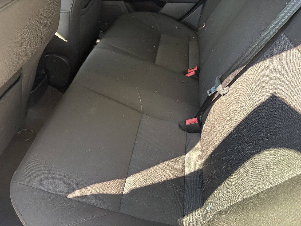 Used 2015 Ford Focus SE FWD image 18