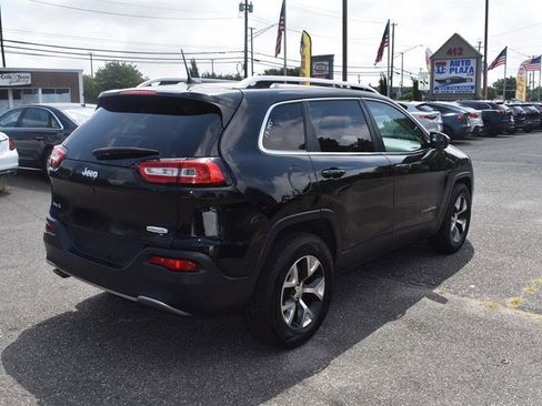 Used 2017 Jeep Cherokee Limited image 19