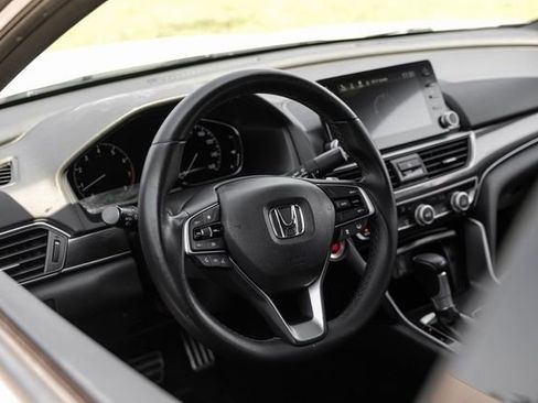 Used 2019 Honda Accord Sport image 15