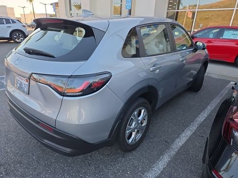 Used 2023 Honda HR-V LX image 4