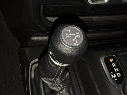 Used 2024 Jeep Wrangler Unlimited Sahara AWD/4WD image 31