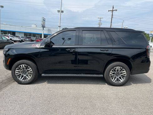 Used 2025 Chevrolet Tahoe Z71 w/ Comfort Package AWD/4WD image 8