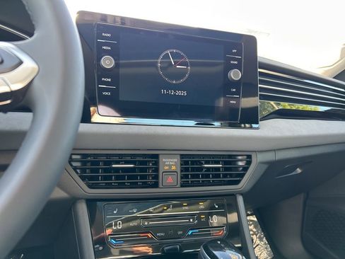 New 2026 Volkswagen Jetta SE FWD image 27