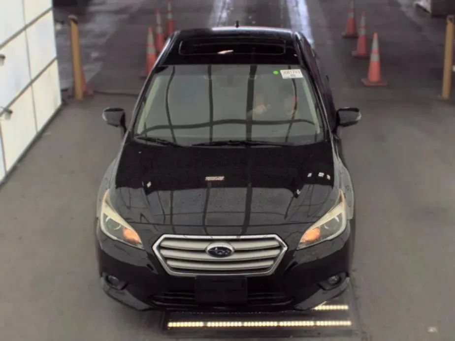 Used 2017 Subaru Legacy 2.5i Premium AWD/4WD image 3