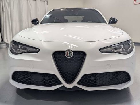 Used 2022 Alfa Romeo Giulia Veloce RWD image 24