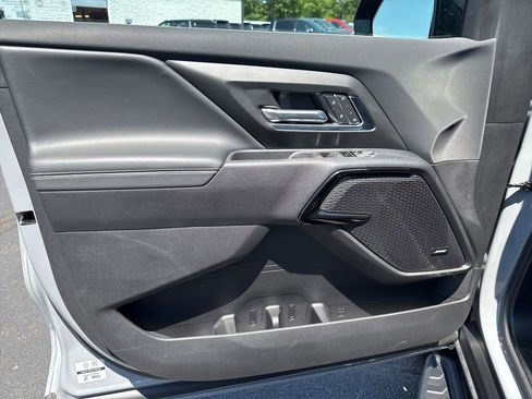 Used 2025 Chevrolet Silverado EV LT image 13