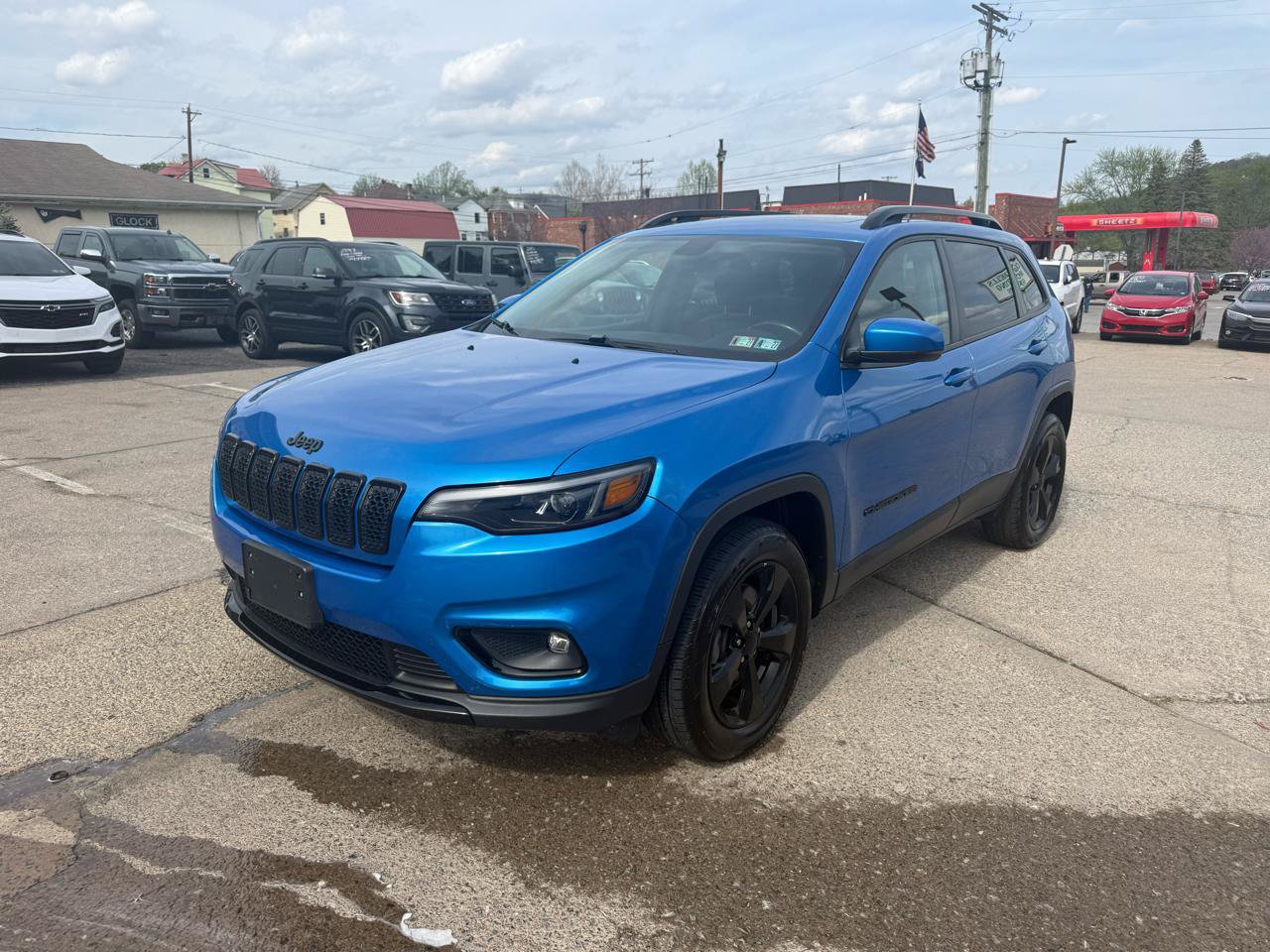 Used 2020 Jeep Cherokee Latitude Plus AWD/4WD image 3
