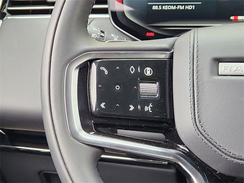 Used 2025 Land Rover Range Rover Sport image 28