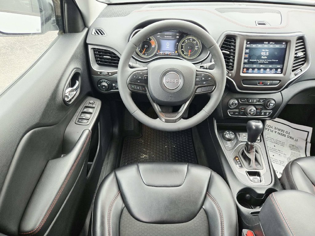 Used 2022 Jeep Cherokee Trailhawk AWD/4WD image 10