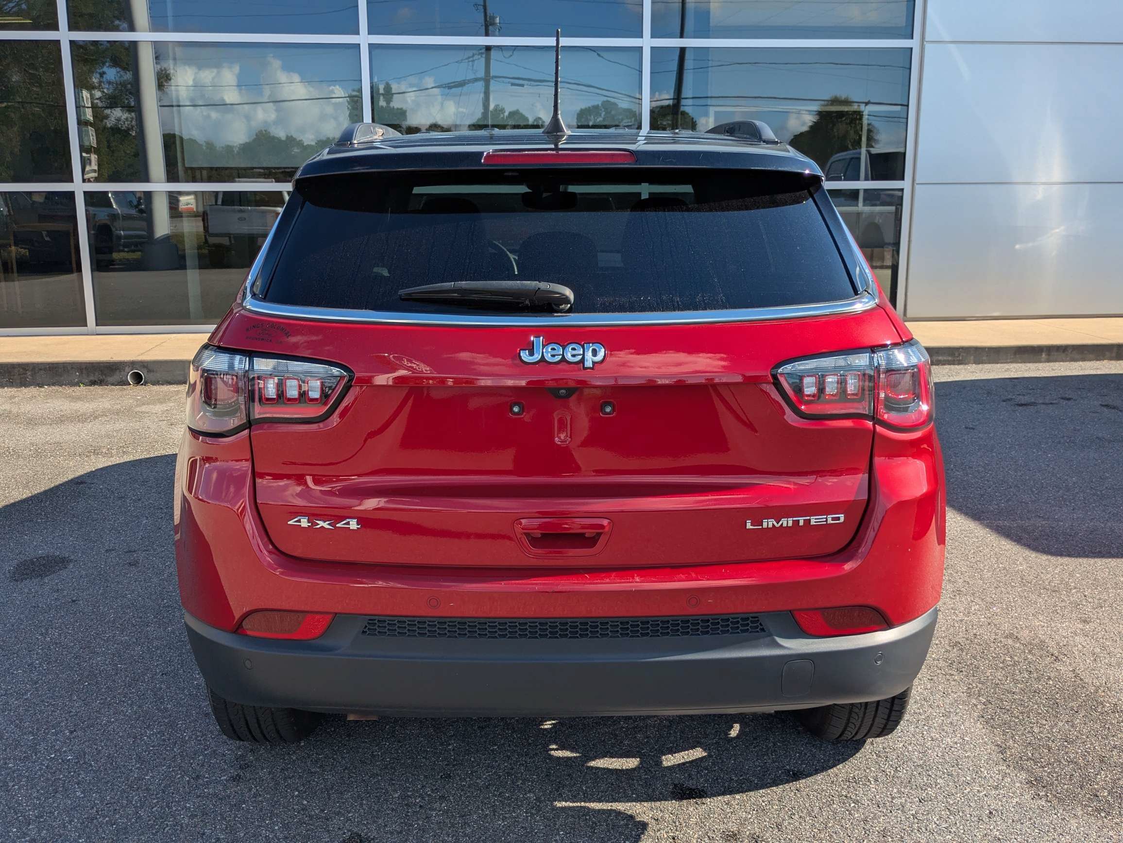 Used 2025 Jeep Compass Limited AWD/4WD image 5