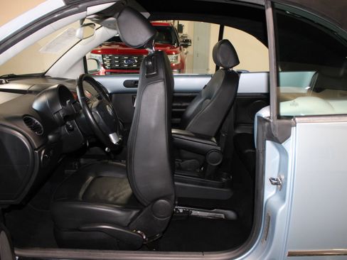 Used 2010 Volkswagen Beetle Convertible FWD image 17