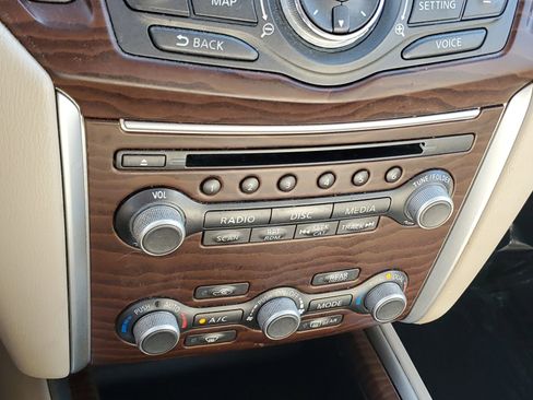 Used 2017 Nissan Pathfinder Platinum w/ Family Entertainment Package AWD/4WD image 30