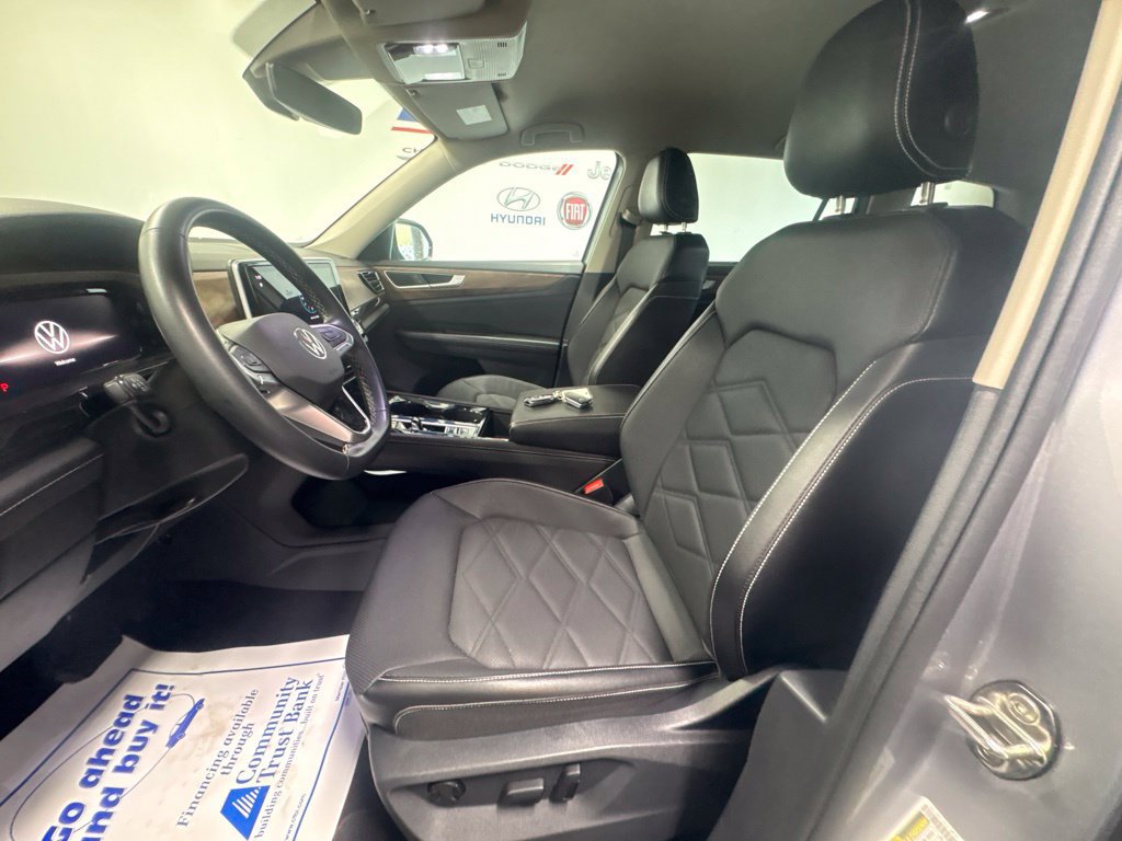 Used 2025 Volkswagen Atlas SE AWD/4WD image 19