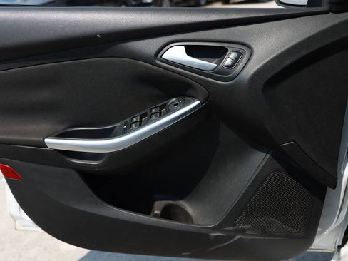 Used 2016 Ford Focus ST FWD image 40