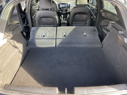 Used 2017 Chevrolet Cruze Premier image 40