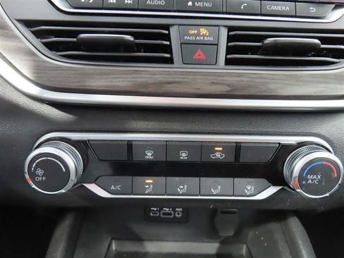 Used 2025 Nissan Altima 2.5 SV FWD image 26