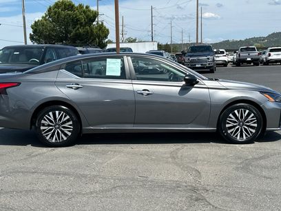Used 2025 Nissan Altima 2.5 SV