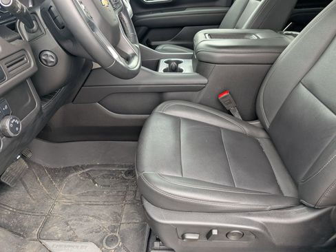 Used 2024 Chevrolet Tahoe LT w/ LT Signature Plus Package image 6