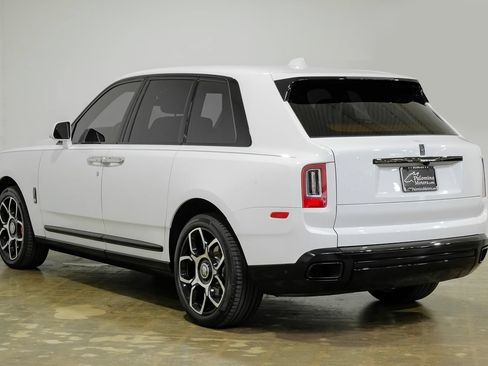 Used 2022 Rolls-Royce Cullinan Black Badge w/ Dark Exterior Package AWD/4WD image 9