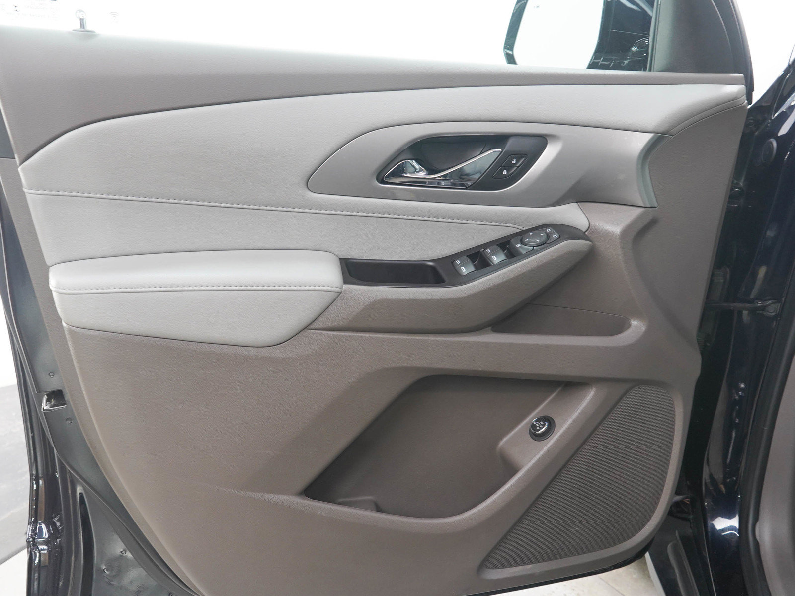Used 2020 Chevrolet Traverse LT w/ LPO, Floor Liner Package AWD/4WD image 21