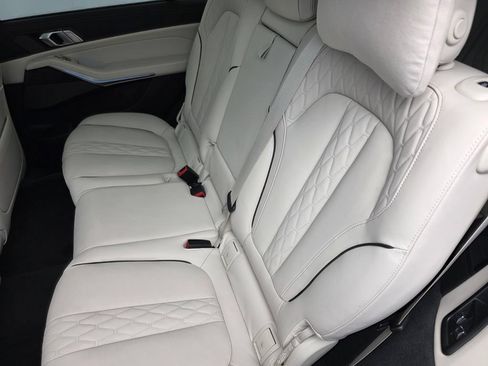 Certified 2024 BMW X7 xDrive40i w/ Premium Package AWD/4WD image 16