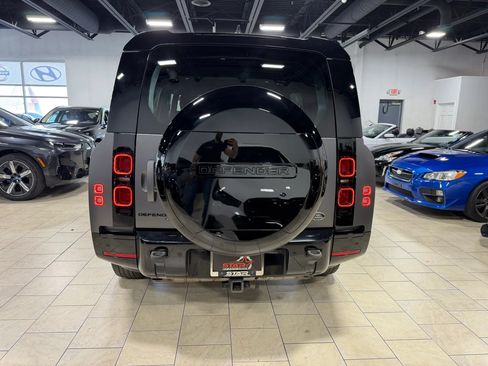 Used 2023 Land Rover Defender 130 X-Dynamic SE AWD/4WD image 5