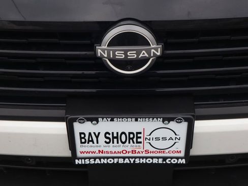 Certified 2025 Nissan Kicks SR image 30