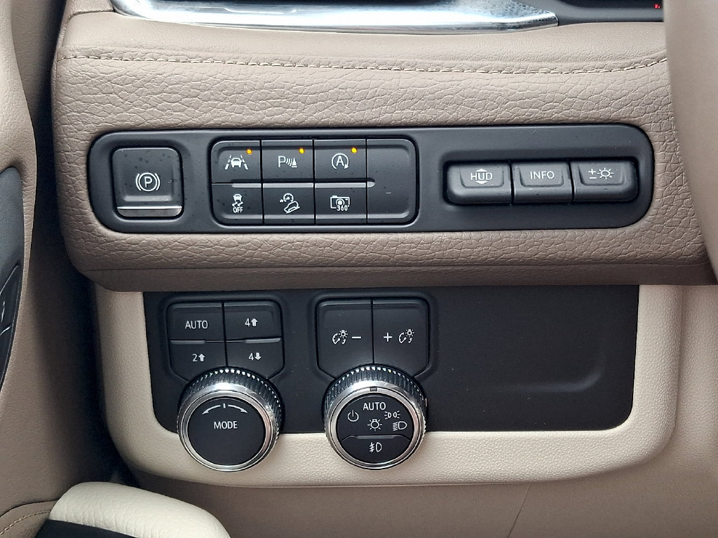 Used 2023 GMC Yukon Denali AWD/4WD image 26