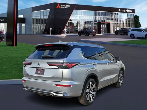 New 2025 Mitsubishi Outlander SEL image 3