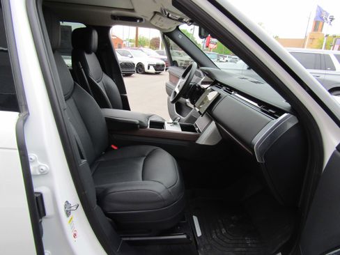 Used 2025 Land Rover Range Rover SE AWD/4WD image 15