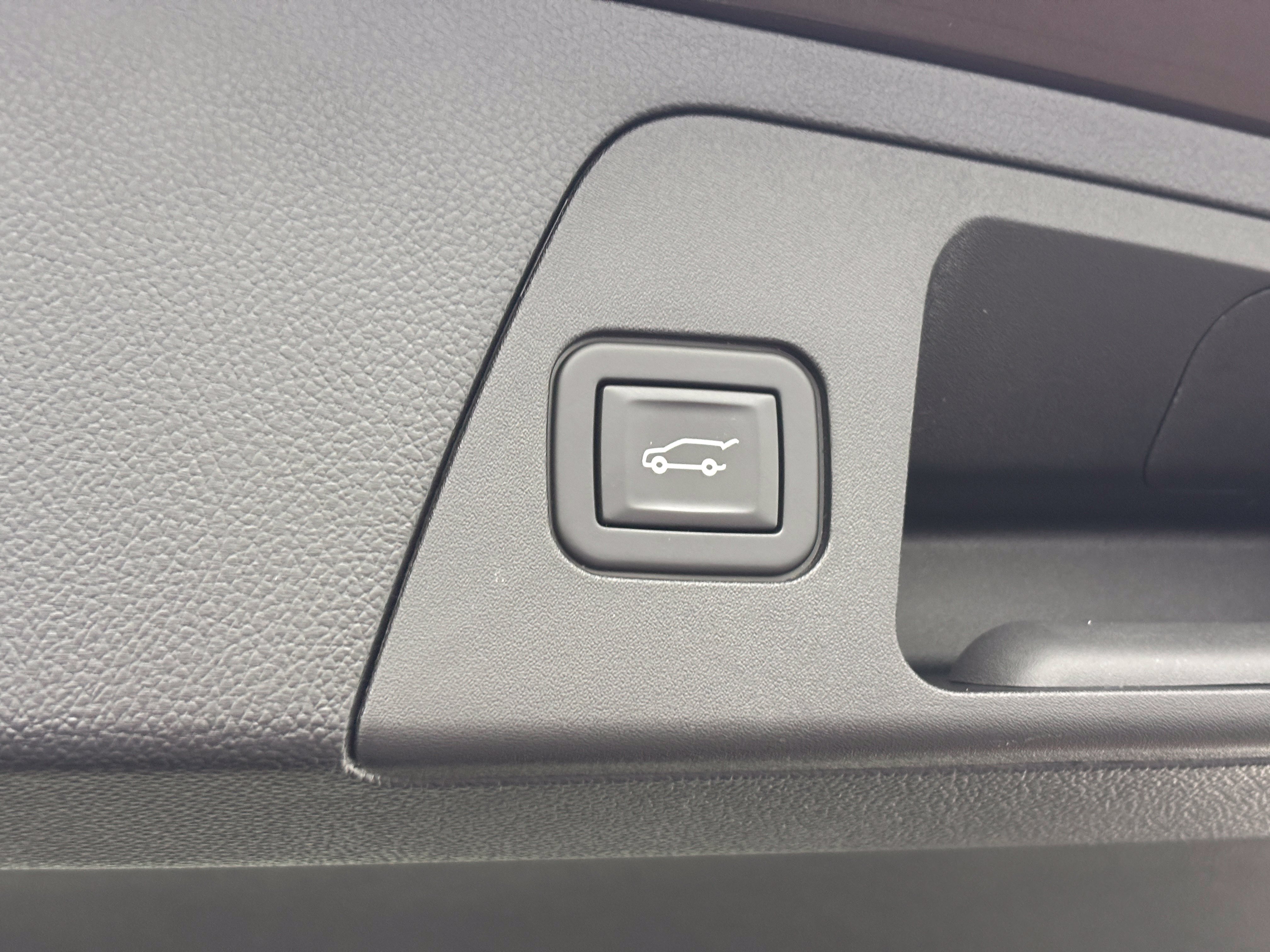 Used 2020 Buick Envision Premium w/ Driver Confidence Package AWD/4WD image 10