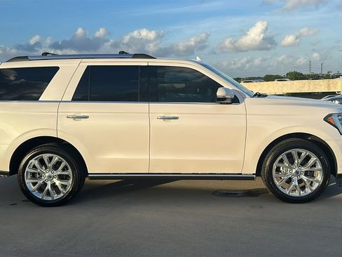 Used 2018 Ford Expedition Limited w/ Equipment Group 302A RWD image 15