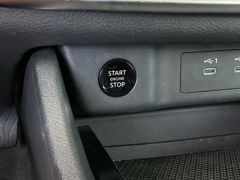 Used 2025 Nissan Rogue S AWD/4WD image 27