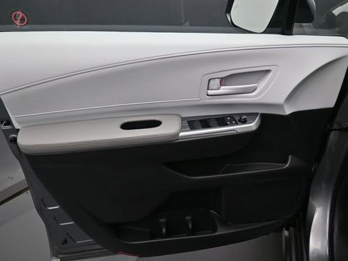 Certified 2026 Toyota Sienna LE FWD image 11