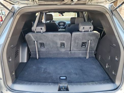 Used 2023 Chevrolet Traverse LT image 39