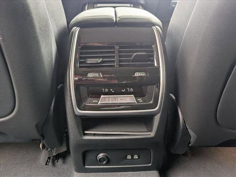 Used 2024 BMW X7 xDrive40i AWD/4WD image 18