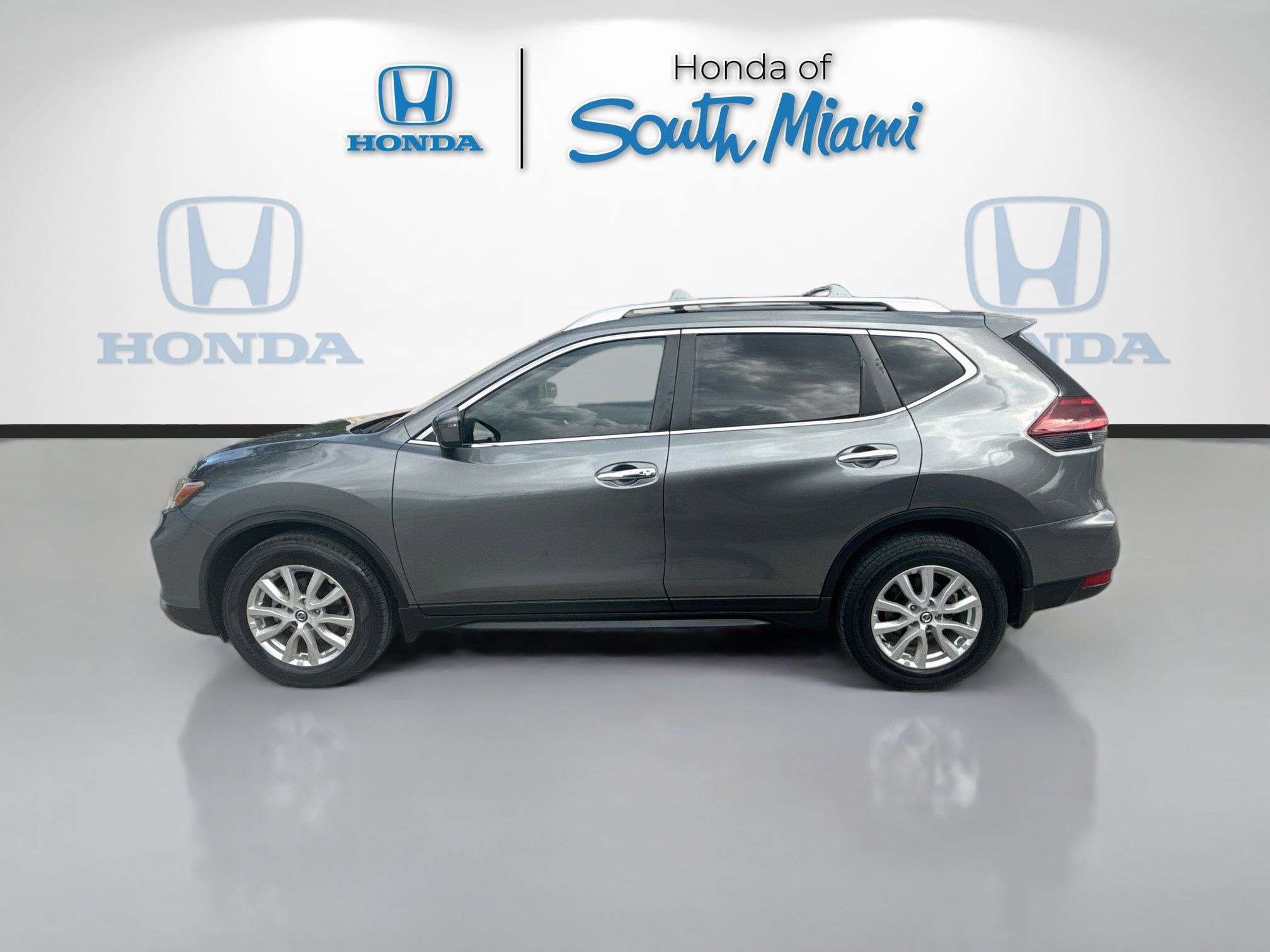 Used 2020 Nissan Rogue SV FWD image 4