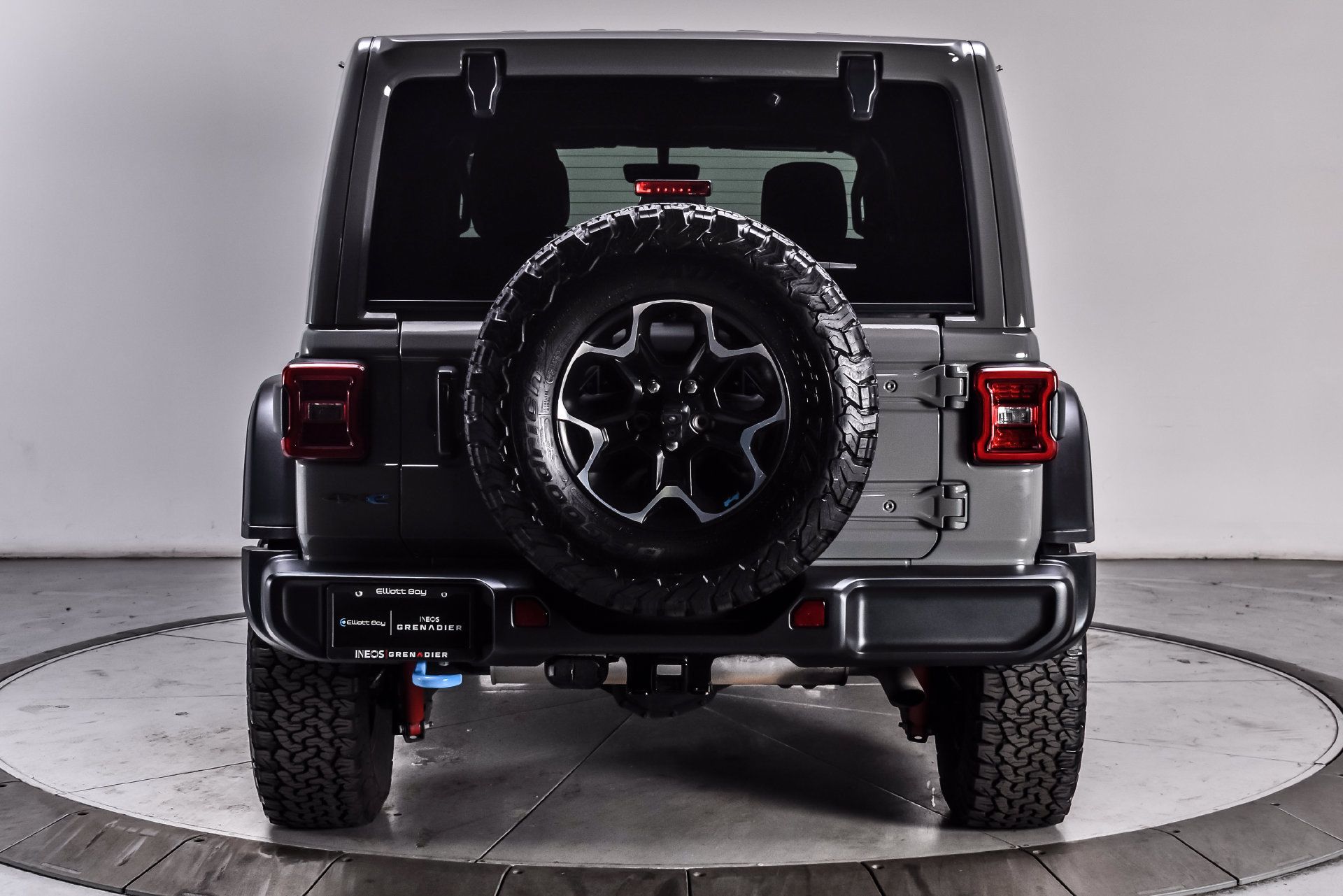 Used 2023 Jeep Wrangler Unlimited Rubicon 4xe w/ Cold Weather Group AWD/4WD image 5