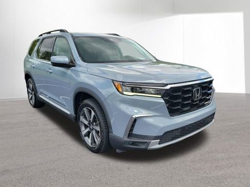 Used 2023 Honda Pilot Touring image 12