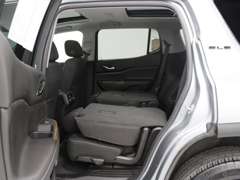 Used 2023 GMC Acadia SLE w/ Driver Convenience Package image 38