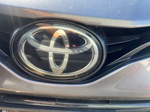 Used 2021 Toyota Camry LE FWD image 11