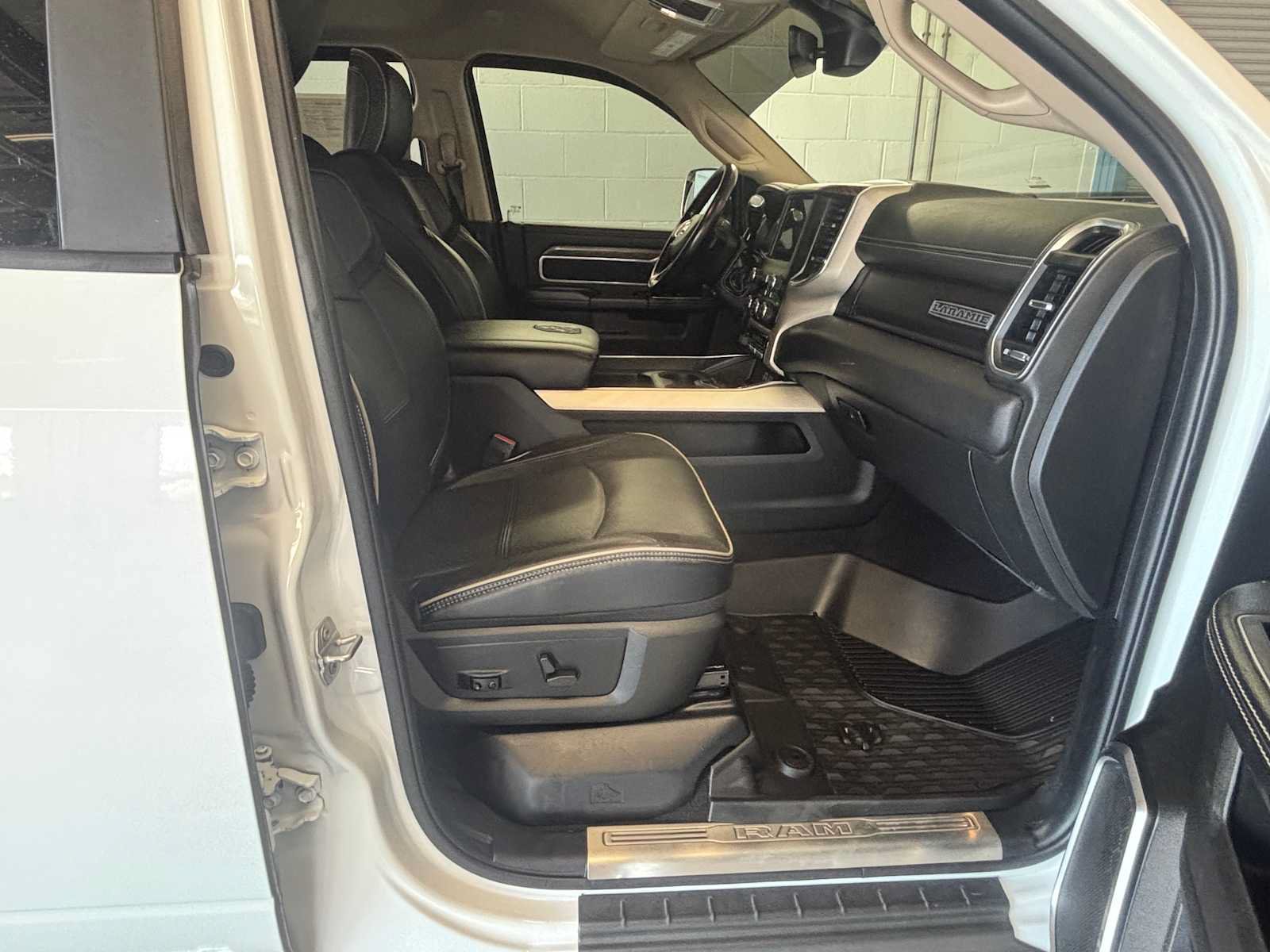 Used 2021 RAM 2500 Laramie w/ Snow Chief Group AWD/4WD image 15