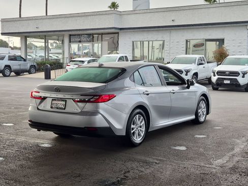 Used 2025 Toyota Camry LE FWD image 8